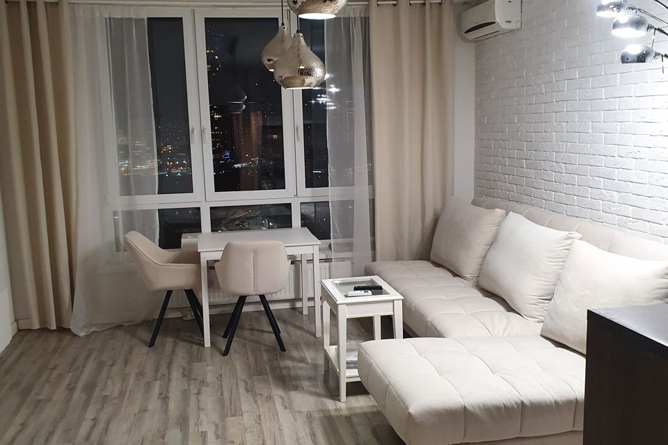 Сдаётся 2-комнатная квартира, 55 м²