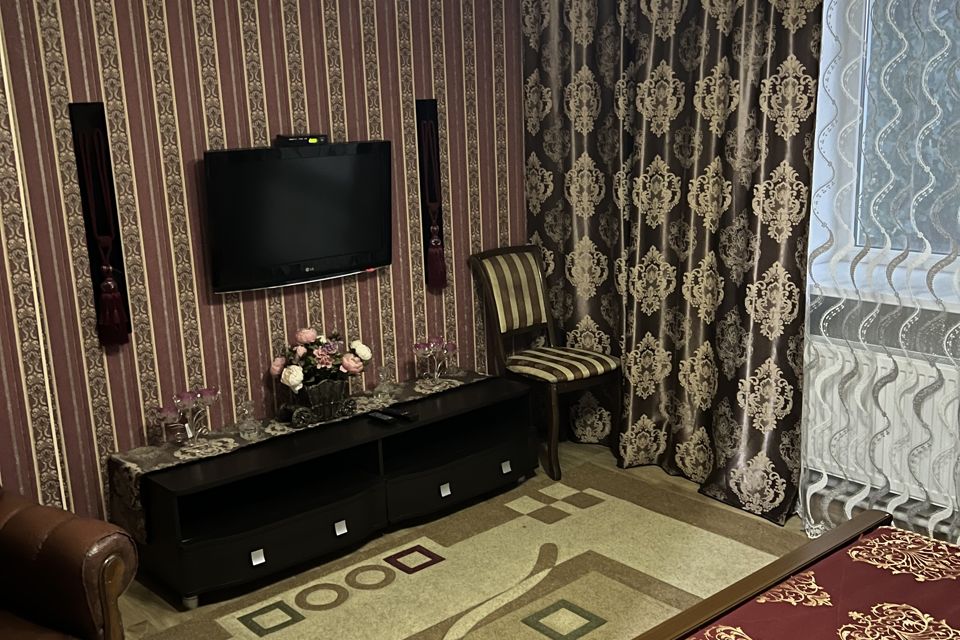 Сдаётся 2-комнатная квартира, 65 м²