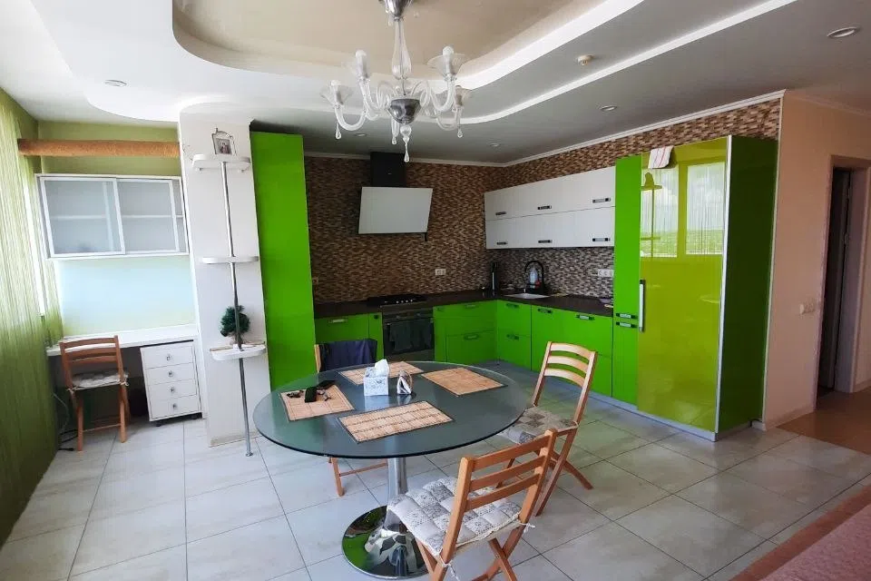 Сдаётся 3-комнатная квартира, 106 м²