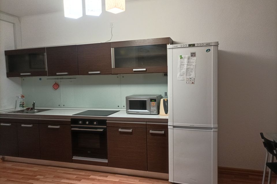 Сдаётся 2-комнатная квартира, 64 м²