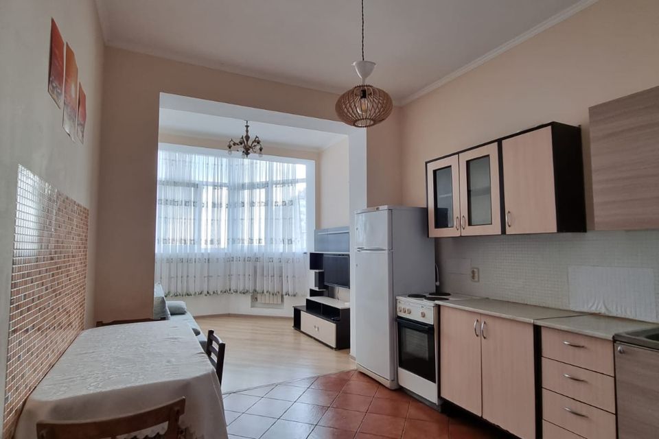 Сдаётся 1-комнатная квартира, 56 м²