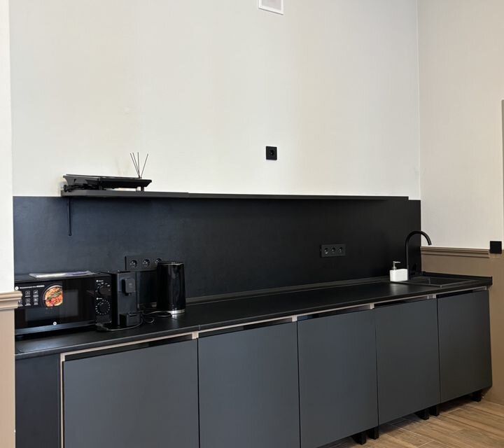 Сдаётся 1-комнатная квартира, 51 м²