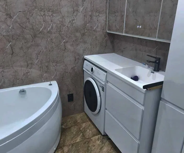 Сдаётся 2-комнатная квартира, 86 м²