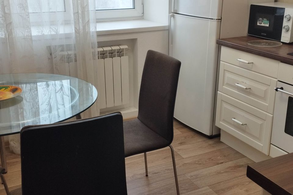 Сдаётся 2-комнатная квартира, 55 м²