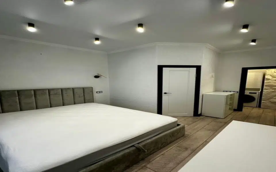 Сдаётся 1-комнатная квартира, 51 м²
