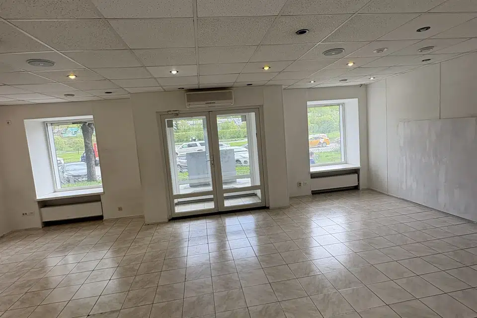 Сдаётся торговое помещение, 84.2 м²