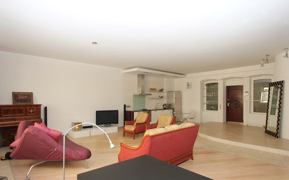 Сдаётся 2-комнатная квартира, 120 м²