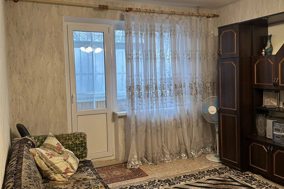 Сдаётся 2-комнатная квартира, 65 м²