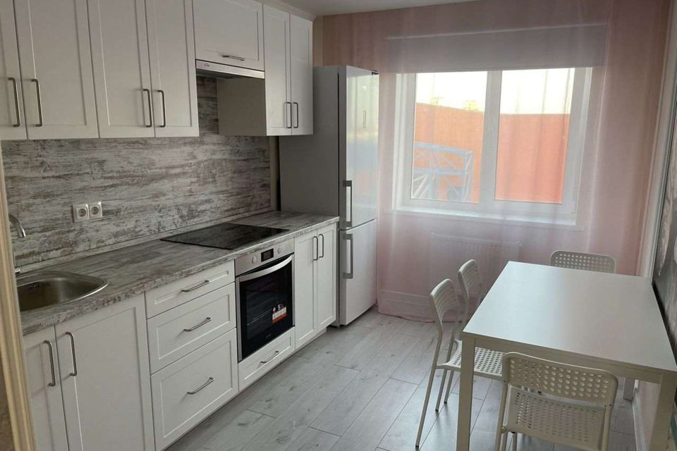 Сдаётся 2-комнатная квартира, 61 м²
