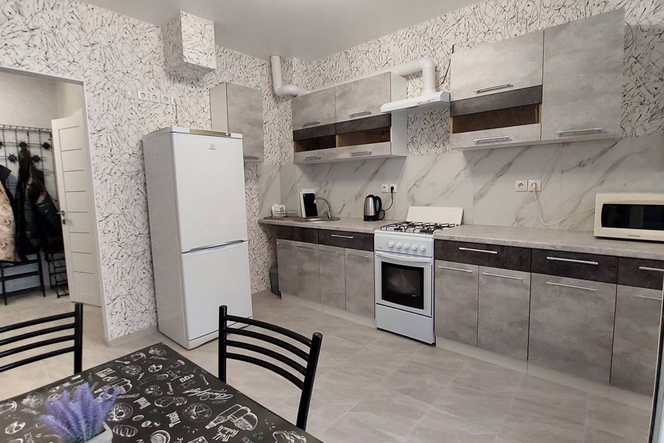Сдаётся 1-комнатная квартира, 42 м²