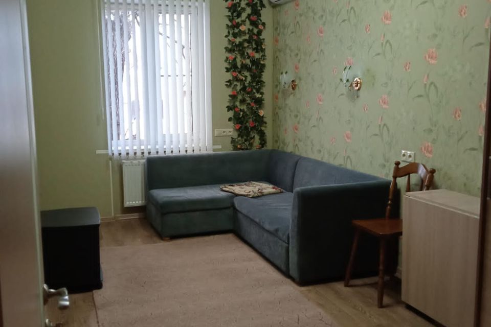 Сдаётся 2-комнатная квартира, 65 м²