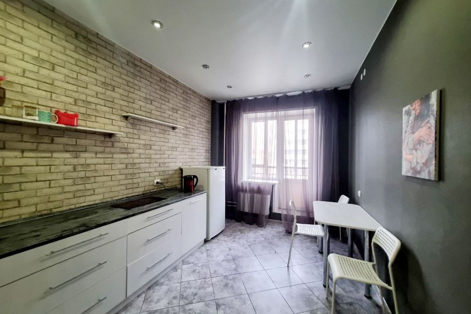 Сдаётся 1-комнатная квартира, 490 м²