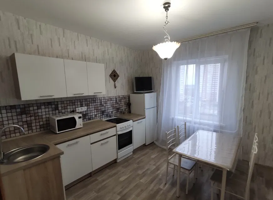 Сдаётся 2-комнатная квартира, 57 м²