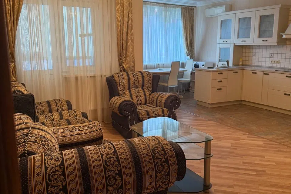 Сдаётся 3-комнатная квартира, 100 м²