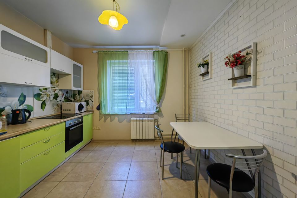 Сдаётся 2-комнатная квартира, 70 м²