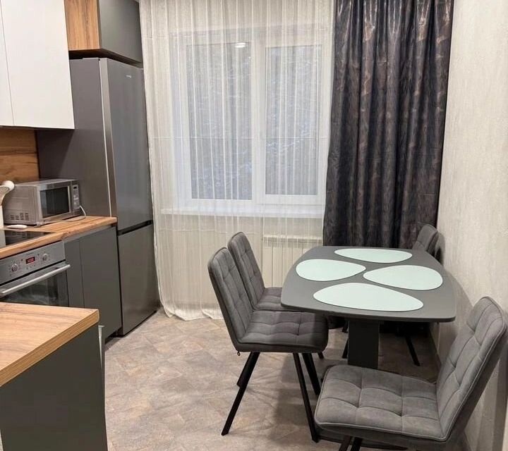 Сдаётся 2-комнатная квартира, 64 м²