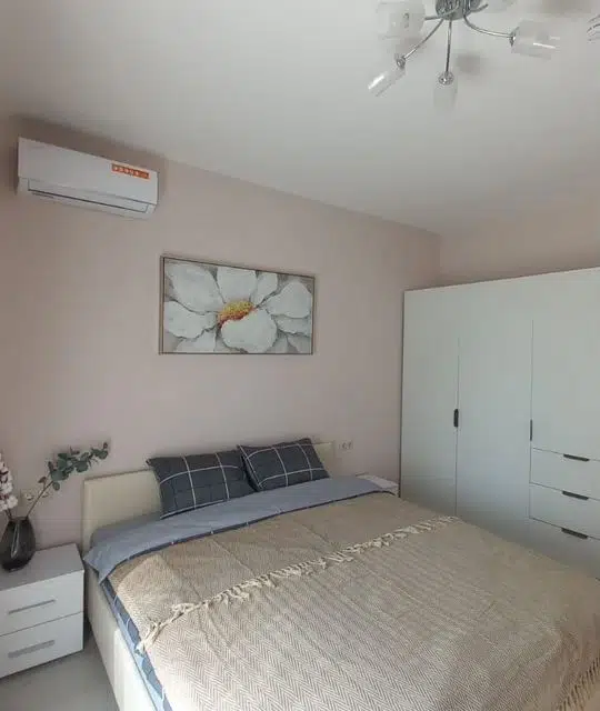 Сдаётся 2-комнатная квартира, 79 м²