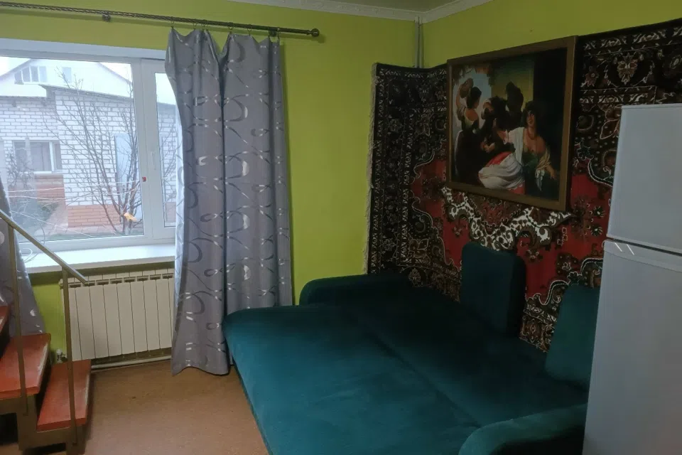 Сдаётся 2-этажный дом, 100 м²