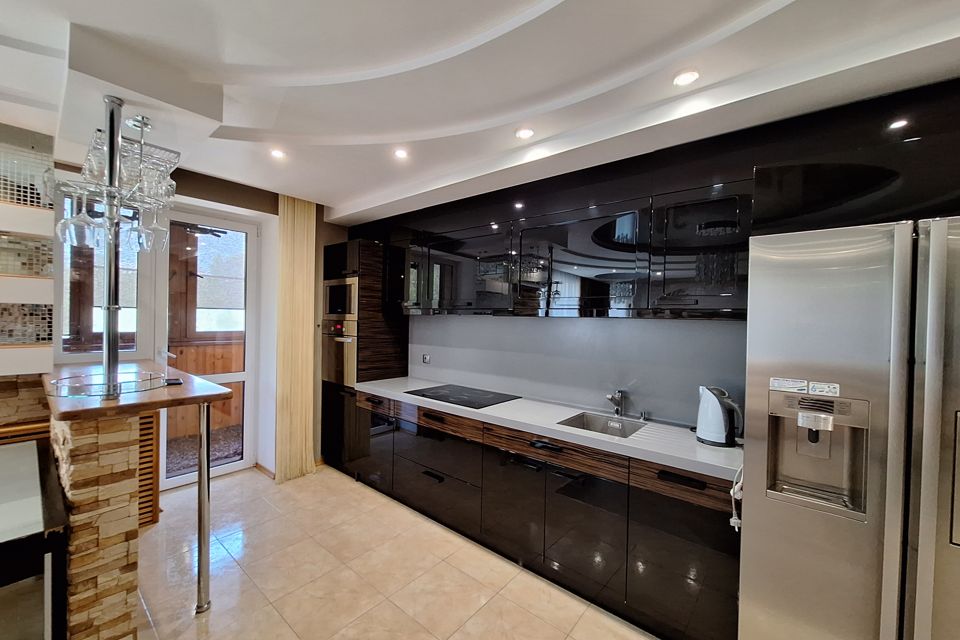 Сдаётся 3-комнатная квартира, 127 м²