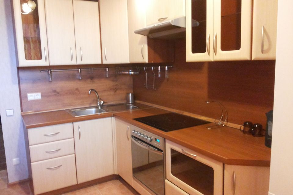 Сдаётся 1-комнатная квартира, 42 м²
