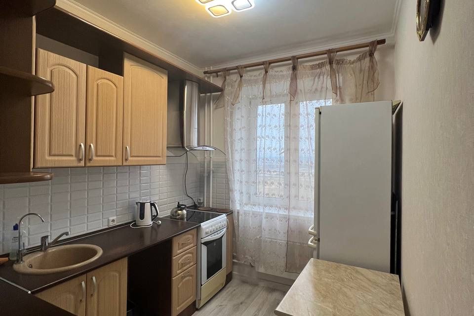 Сдаётся 2-комнатная квартира, 56 м²