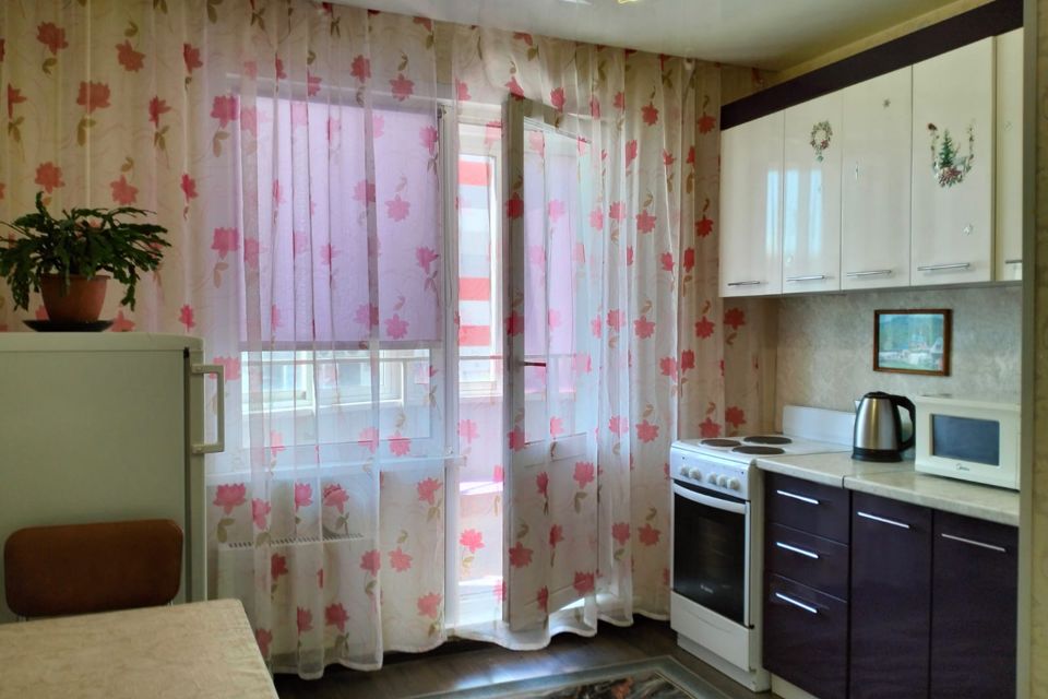 Сдаётся 2-комнатная квартира, 56.6 м²