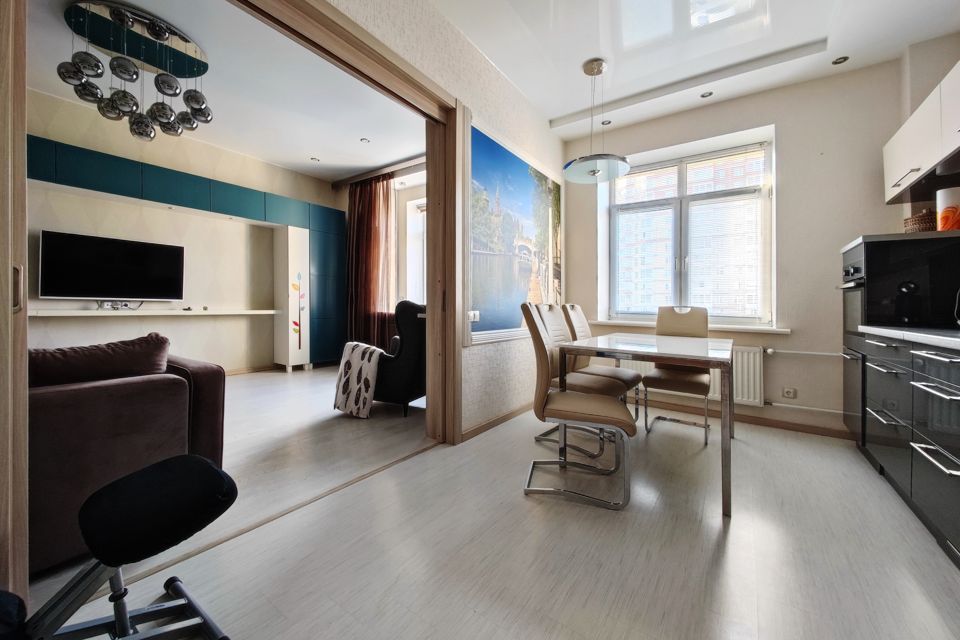 Сдаётся 3-комнатная квартира, 101 м²