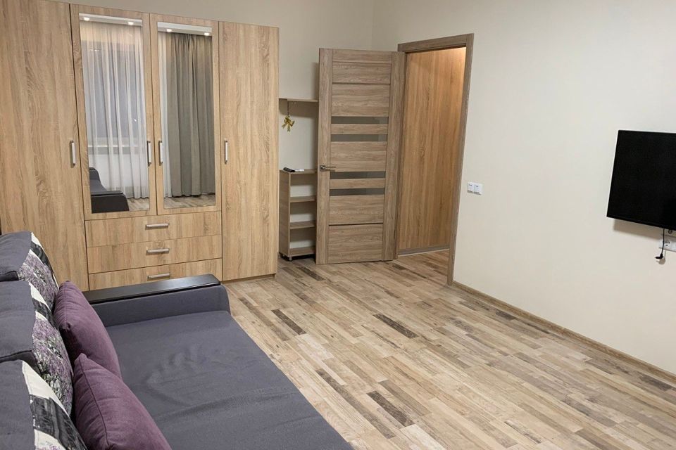 Сдаётся 1-комнатная квартира, 65 м²