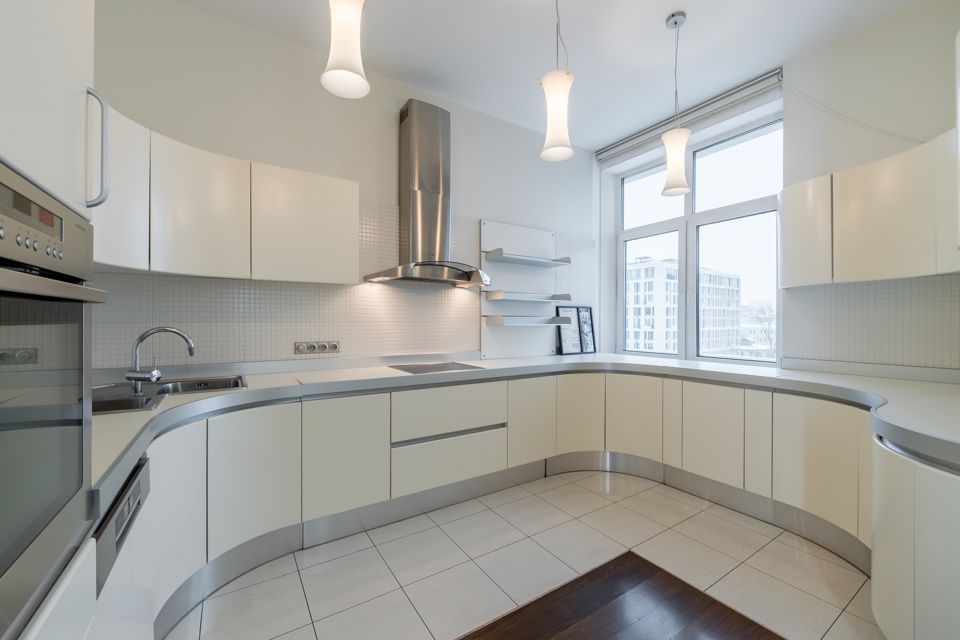 Сдаётся 4-комнатная квартира, 186 м²