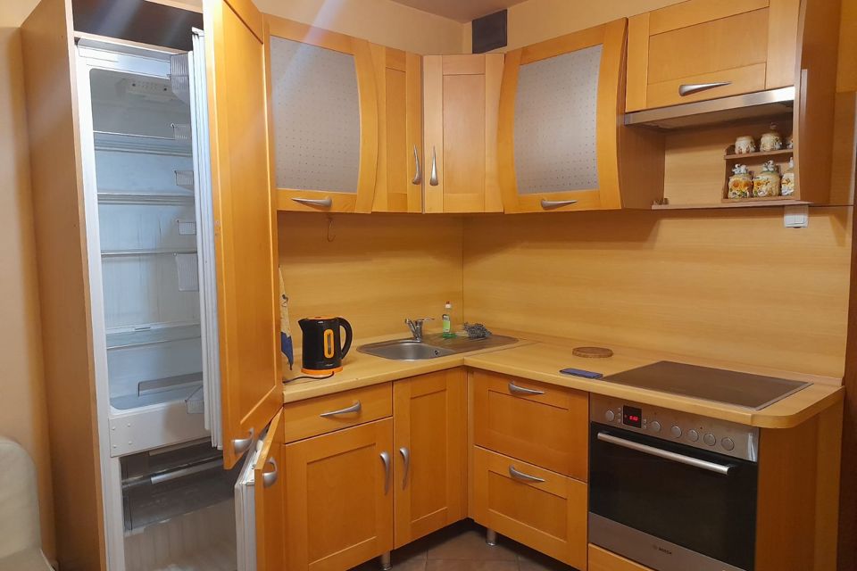 Сдаётся 2-комнатная квартира, 65 м²