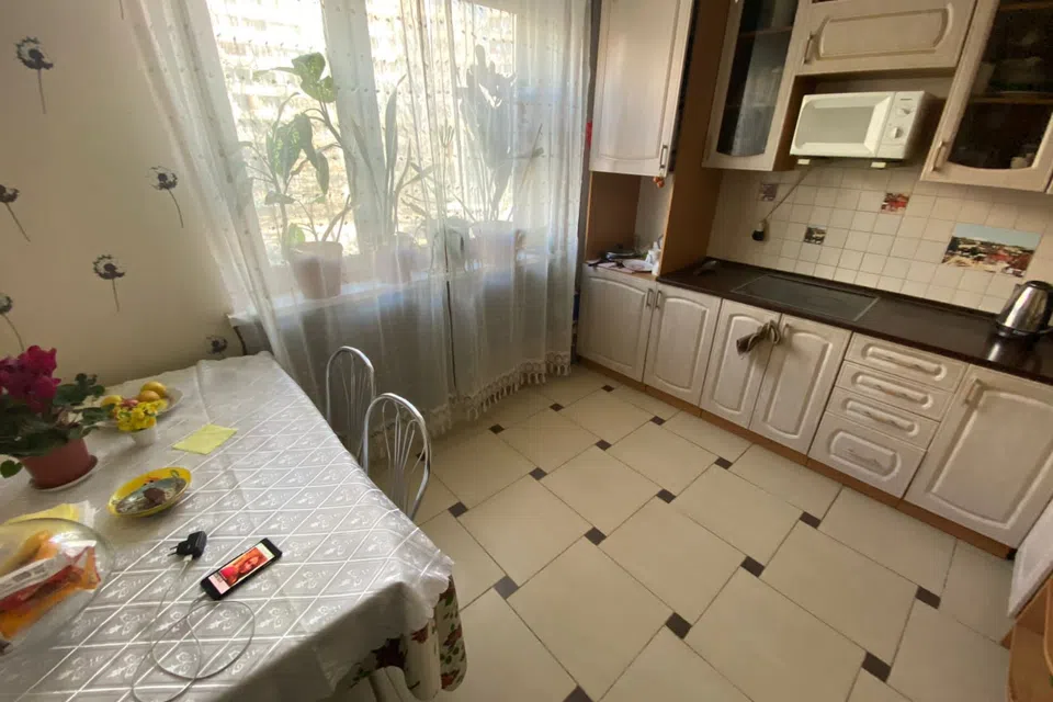 Сдаётся комната в 3-комн. квартире, 14 м²