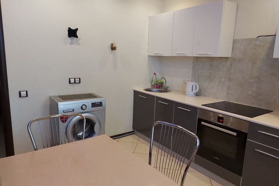 Сдаётся 1-комнатная квартира, 38 м²