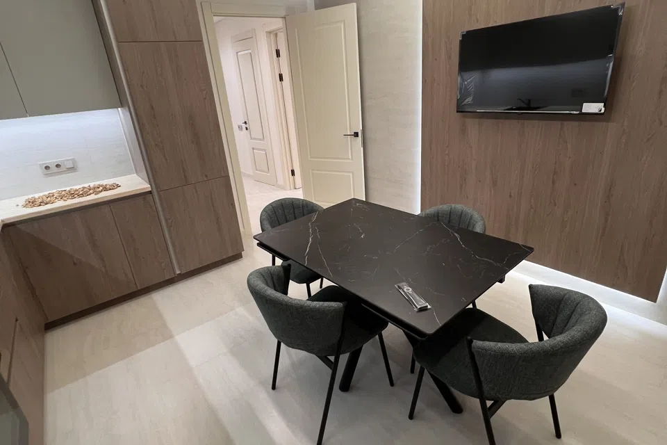 Сдаётся 2-комнатная квартира, 63.6 м²