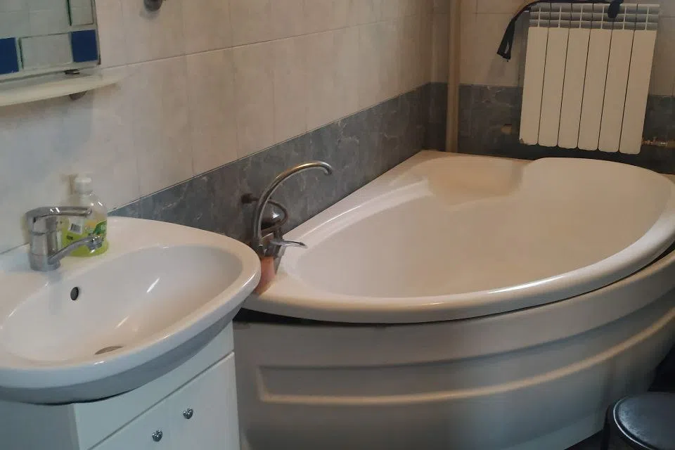 Сдаётся 2-этажный дом, 150 м²
