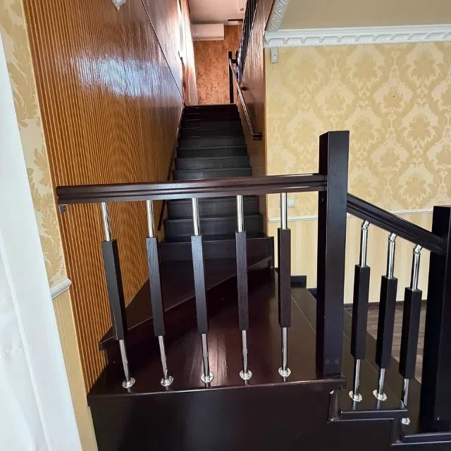 Сдаётся 2-этажный дом, 250 м²