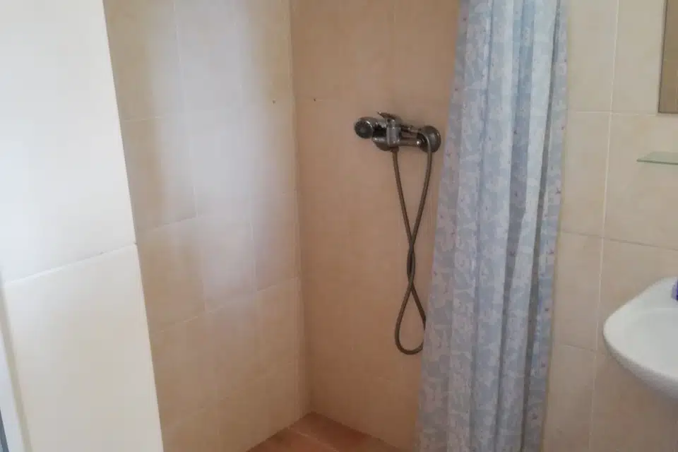 Сдаётся 1-этажный дом, 200 м²