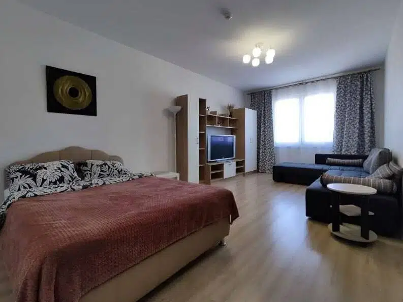 Сдаётся 1-комнатная квартира, 42 м²