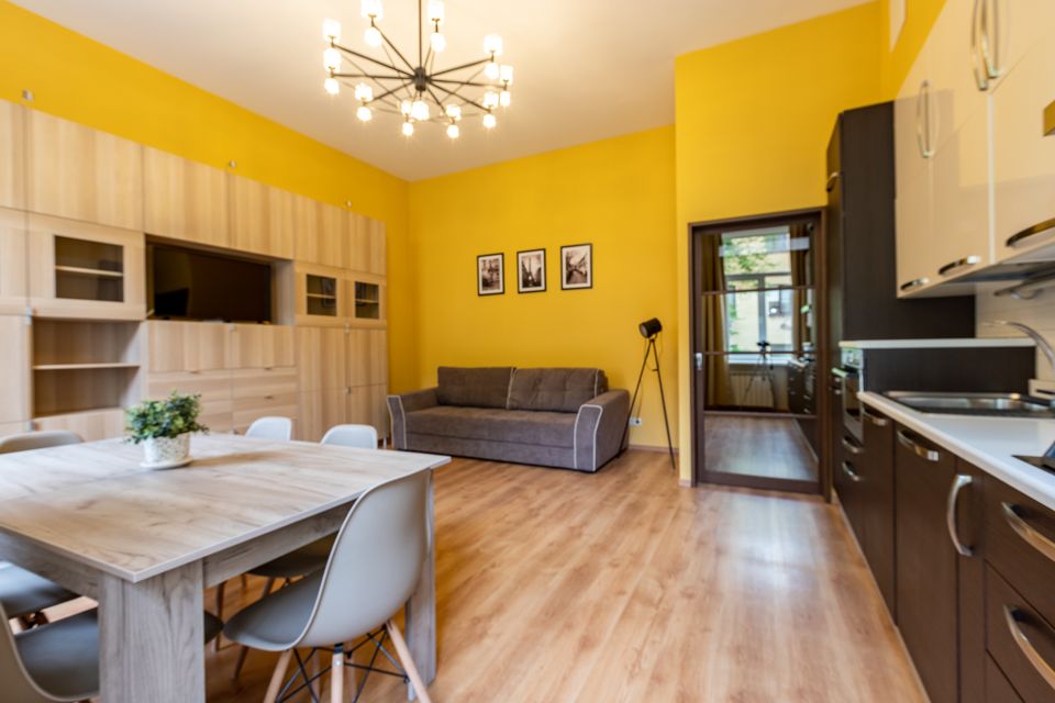 Сдаётся 2-комнатная квартира, 90 м²