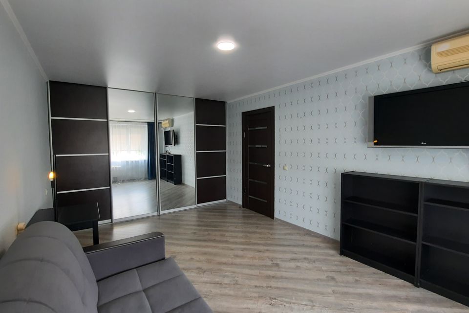 Сдаётся 1-комнатная квартира, 38 м²