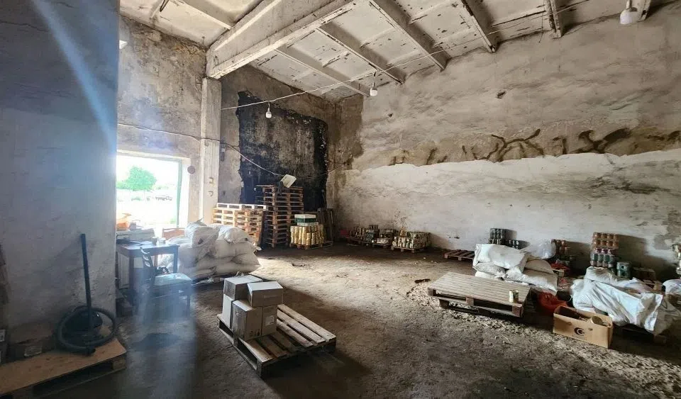 Сдаётся склад, 1300 м²