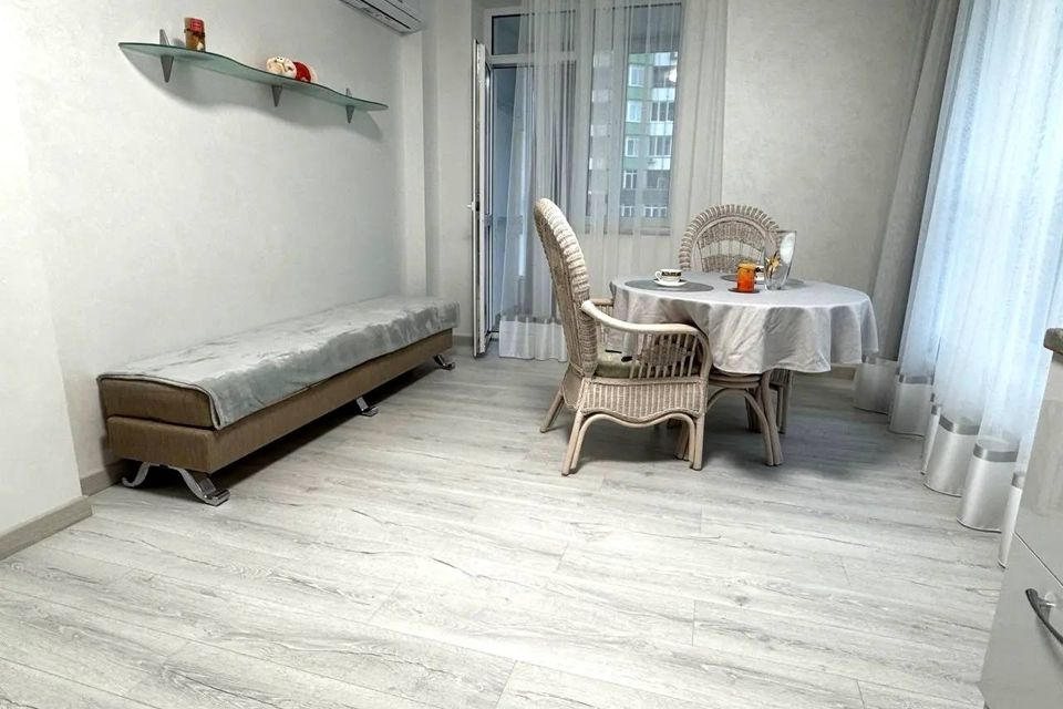 Сдаётся 1-комнатная квартира, 42 м²