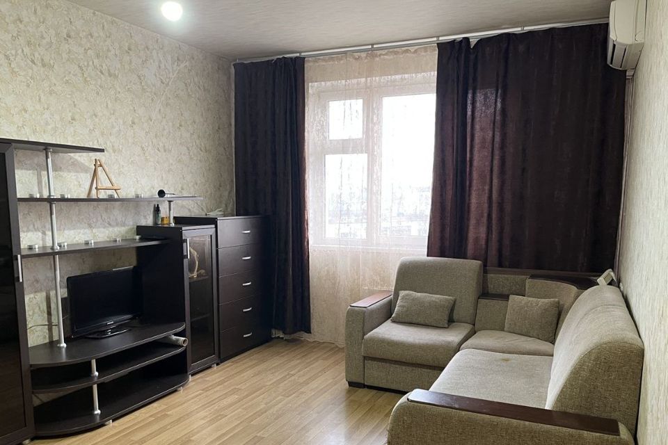 Сдаётся 1-комнатная квартира, 38 м²