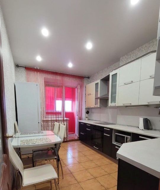 Сдаётся 2-комнатная квартира, 61 м²