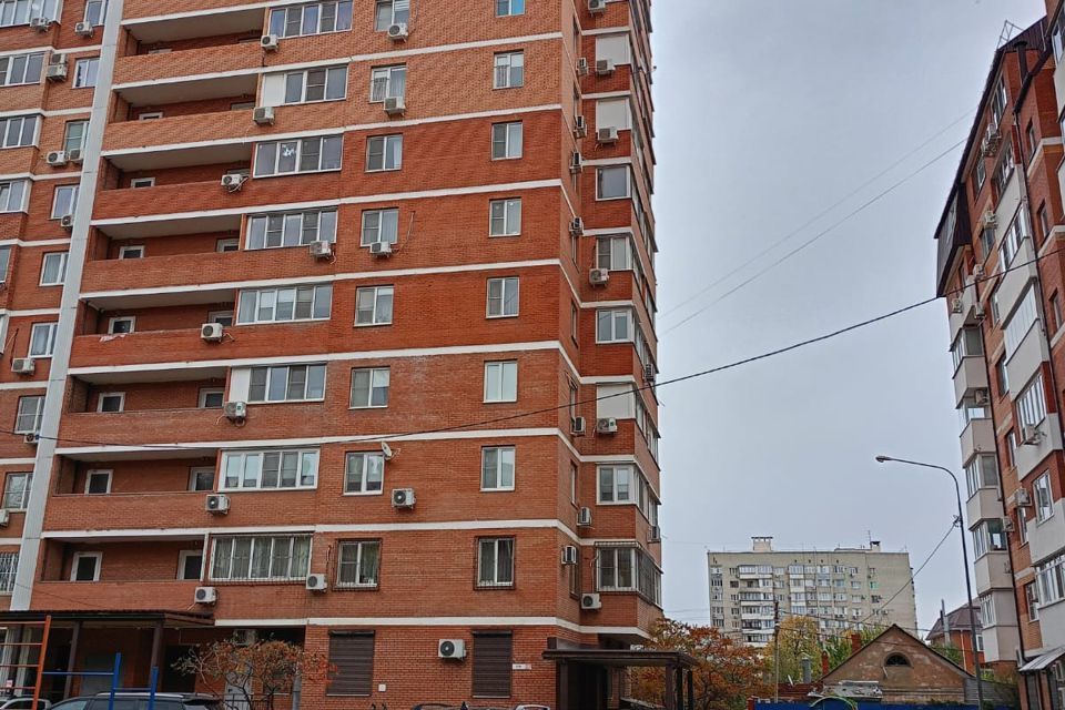 Сдаётся 2-комнатная квартира, 67 м²