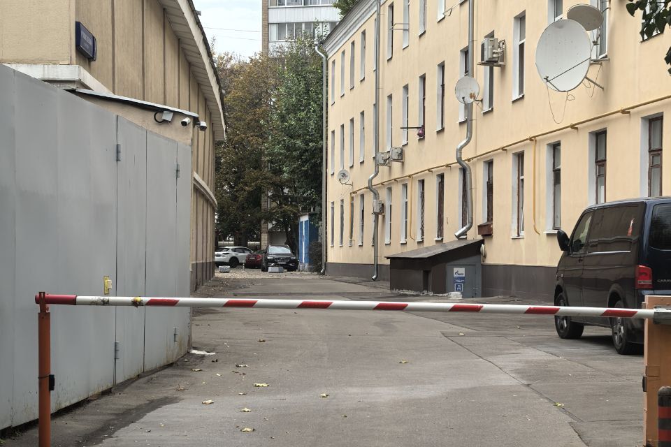 Сдаётся машиноместо, 16 м²