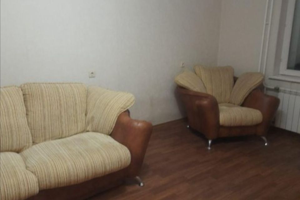Сдаётся 2-комнатная квартира, 63 м²