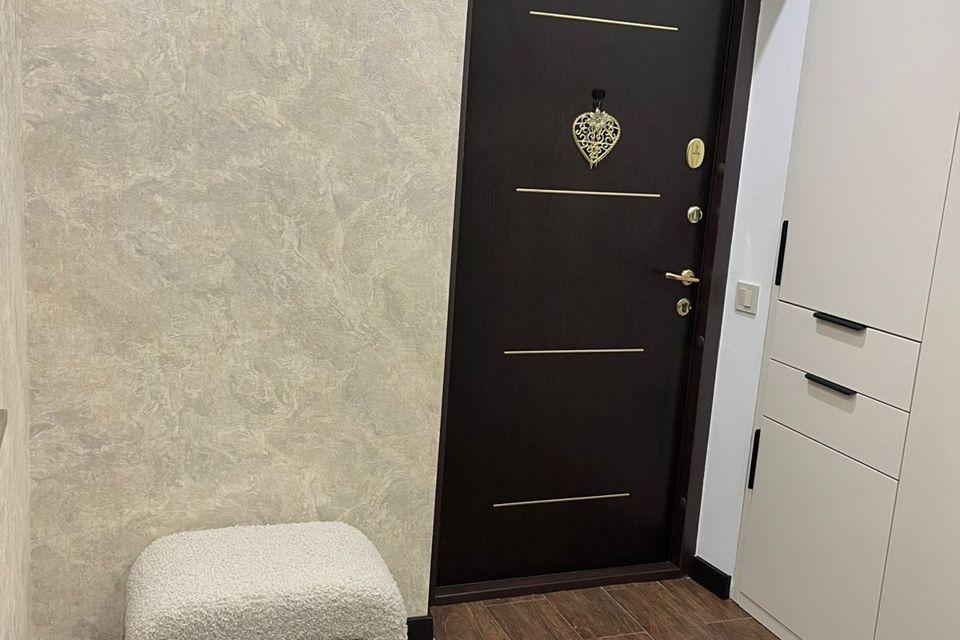 Сдаётся 1-комнатная квартира, 70 м²