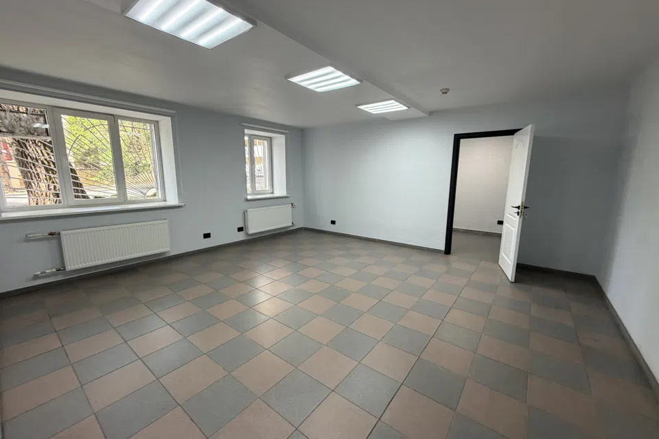 Сдаётся офис, 200 м²