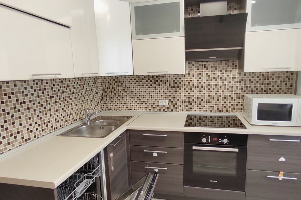 Сдаётся 2-комнатная квартира, 55 м²