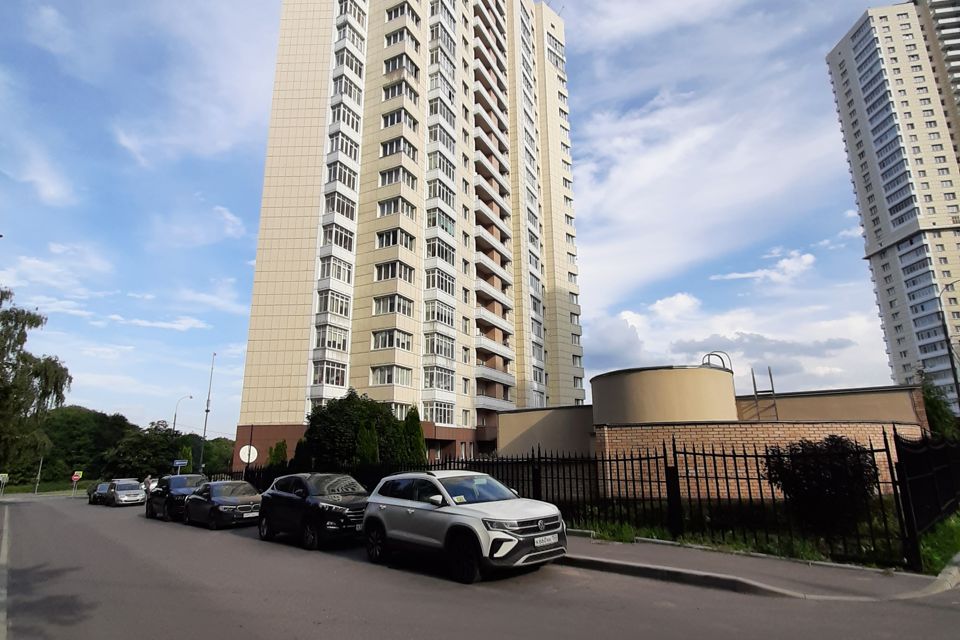 Сдаётся 3-комнатная квартира, 135.4 м²